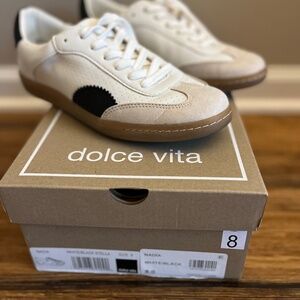 Dolce Vita sneakers